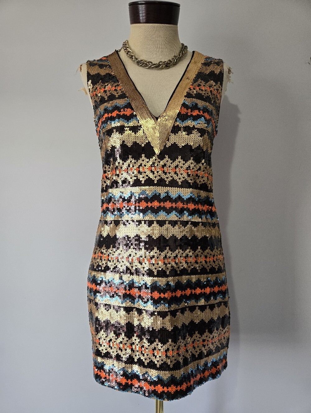 BEBE Sequined V-Neck Patterned Party Dress - Gold, Orange & Black. XS